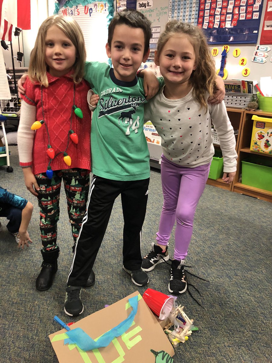 kellywagg78's tweet photo. Santa’s Elves don’t stand a chance with these traps!!! Great team work, 1st Grade Sharks! @HumbleISD_SFE #sfesharks
#howtocatchanelf https://t.co/70ha6ldIm2