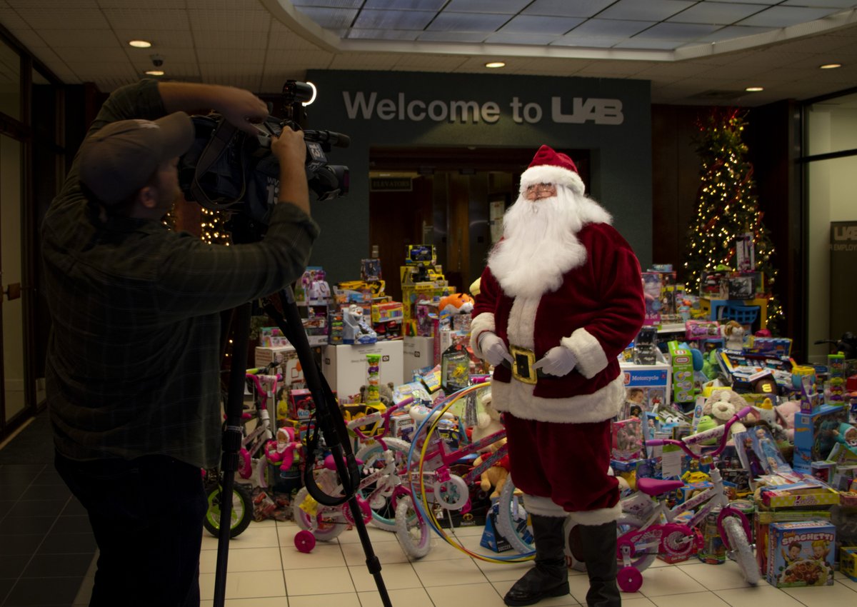 UABIT's tweet photo. #TBT The holidays have us feeling extra Santa-mental. π
We are still so grateful for everyone that donated to the 26th Annual #UABToyDrive earlier this month. The toys were collected for the U.S. Marines' #ToysForTots drive and donated to families in the #Birmingham area. π https://t.co/NGZWoN1Maf