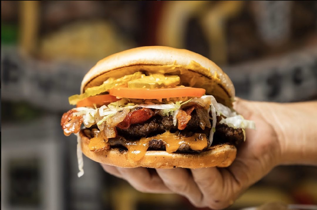 BuildABurger18's tweet photo. Have you ever seen anything more beautiful!?🤤 #Edinburg #bobbyburger https://t.co/ugpnjUslod
