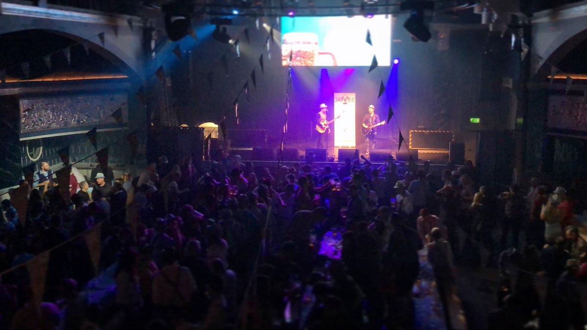 CHRISTMAS IS NEARLY HERE 🎄🎅🏼 🎁 🍻 

Come and have a swig and a jig and watch us gig 🕺🏻

Friday <a href="/LorenzosHQ/">Lorenzo's</a> 
Sunday - Cakes and Ale - Mumbles