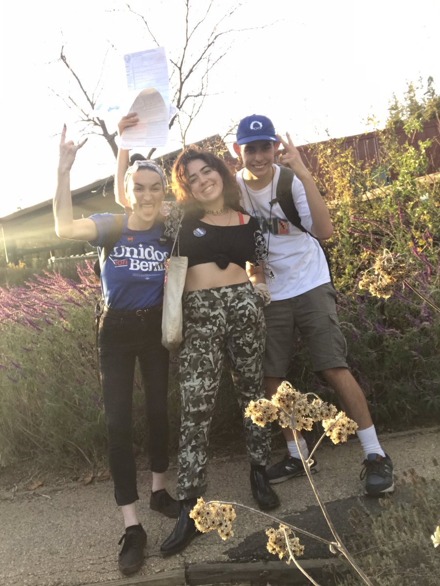 AlissaVierra's tweet photo. Knocking doors & spreading good will — feel the bern! #dormstorm #Canvases #Bernie2020 #youthknowthetruth #GND #MedicareForAll #collegeforall #BernieBeatsTrump https://t.co/ug8BEcOX31