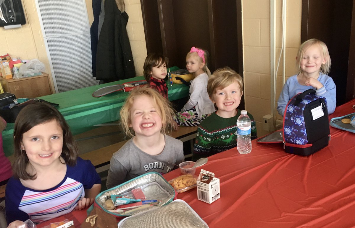 nicksofio's tweet image. Lakeview Fancy Lunch today - always is such a fun time for all!  #LKCanDoKids #ALASconnectED