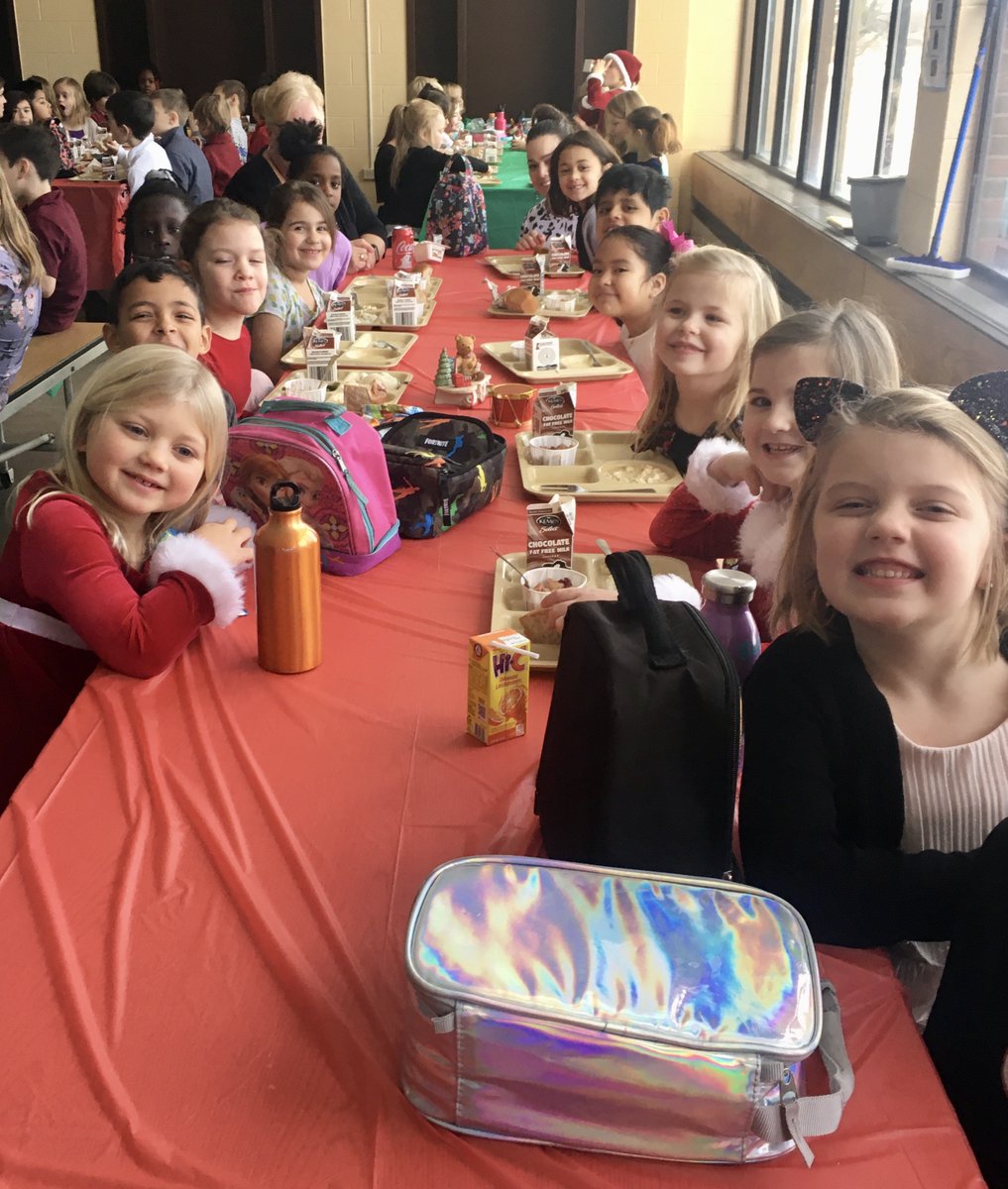 nicksofio's tweet image. Lakeview Fancy Lunch today - always is such a fun time for all!  #LKCanDoKids #ALASconnectED