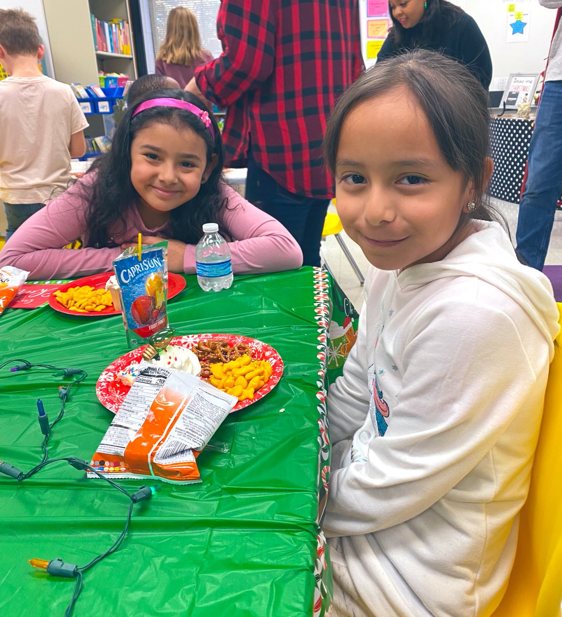 lizziechalpan's tweet photo. Today’s winter party was nonstop fun, so I didn’t snap too many pictures. From the few I took, it’s clear these colts had a great time. Thank you to our AMAZING parent volunteers! ❄️☃️ #CCEisThePlace2Be https://t.co/BVecsQaZzN
