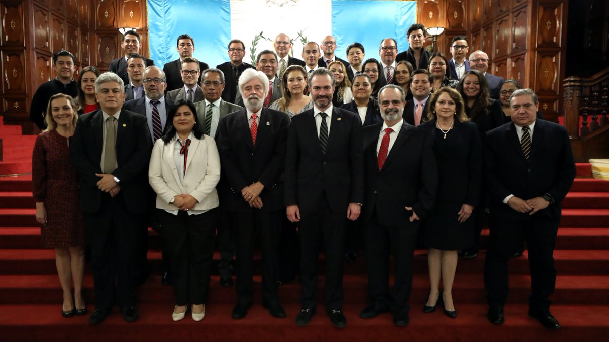 Cerramos el año con broche de Oro con el Ministerio de Economía siendo la primera Institución a Nivel Mundial en ser certificados en la Gestión Estrátegica de la Innovación y Disrupción bajo la ISO 5002.