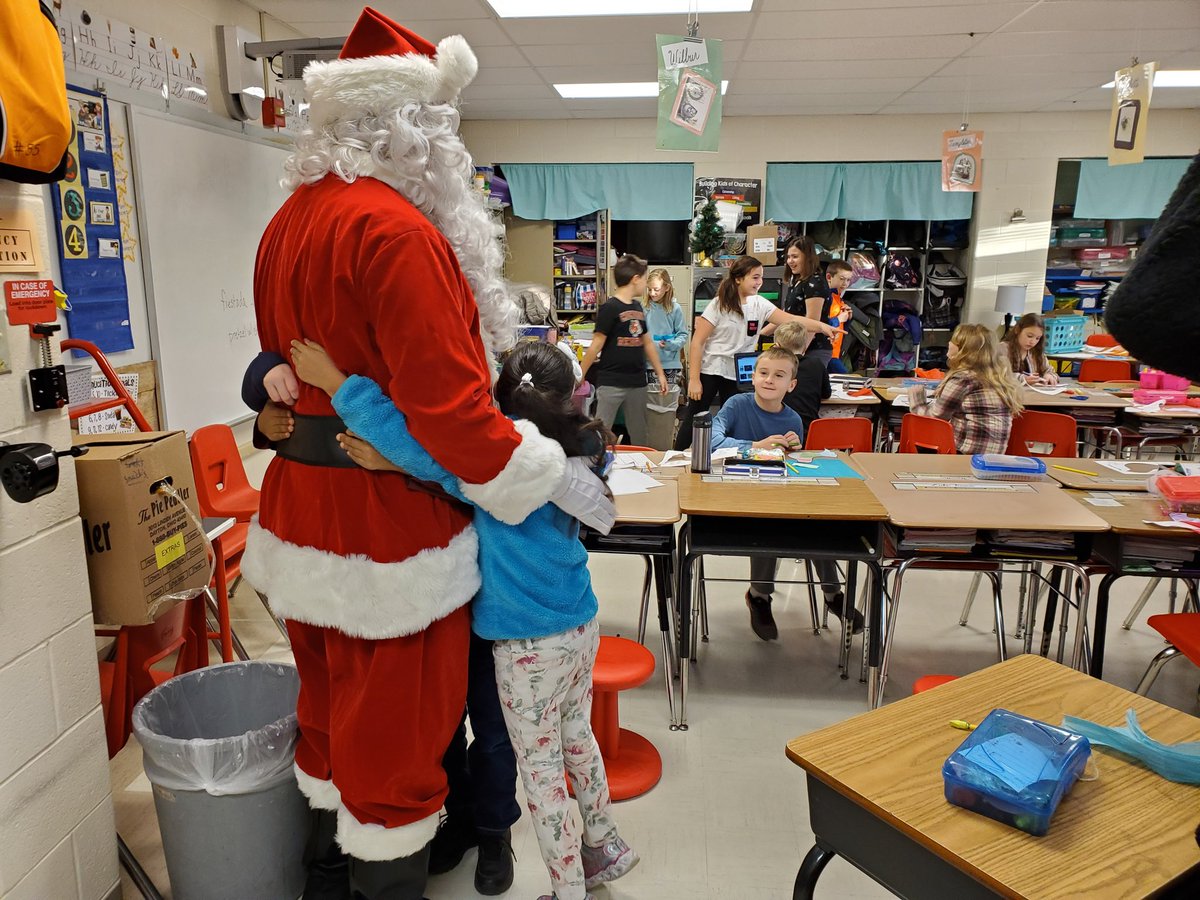PARKWDprincipal's tweet photo. Parkwood had a very special visitor today! https://t.co/TA2WxChniG