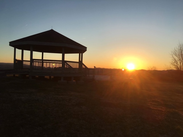 TheLeeDaily's tweet photo. Start the New Year off on the right foot by participating in a First Day Hike at Natural Tunnel State Park! #VAStateParks

https://t.co/miwUJjX4TL https://t.co/JIy5vWBXb6