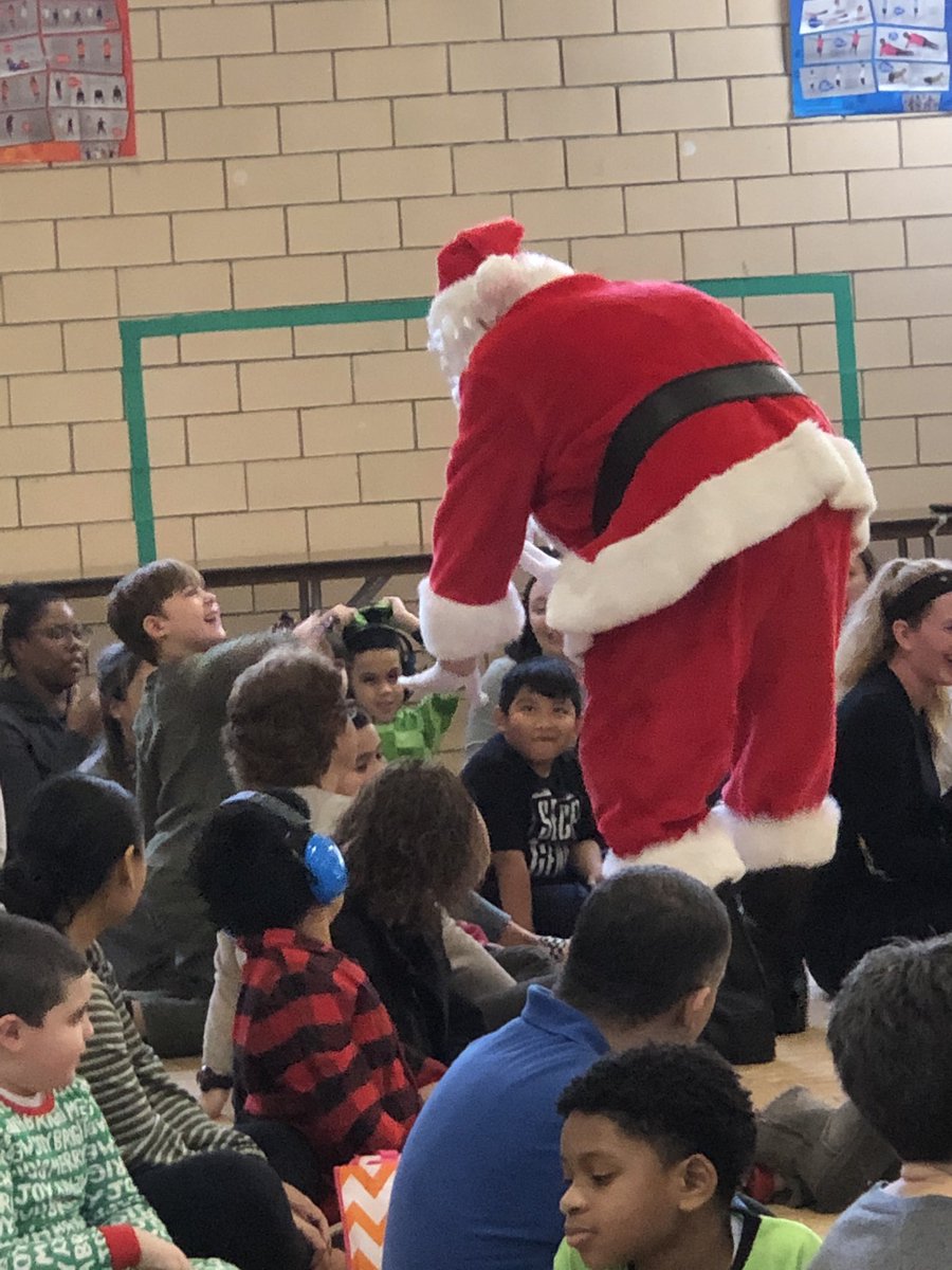 scottrossig's tweet photo. Today SBJC Mywd welcomed our friends from the KPMG Corporation for our annual Book Reading/Giving and Holiday singalong!  TY KPMG! https://t.co/sydyD3RY7R