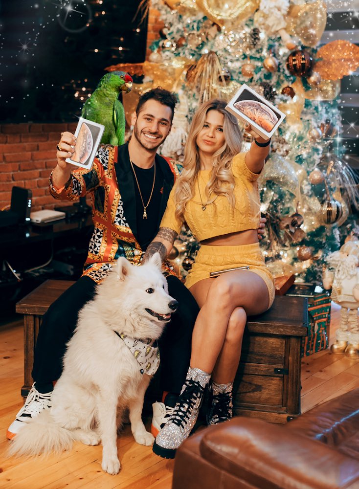 DebRyanShow's tweet photo. Te Regalamos 3 Celulares 📱 📱 📱 | Sorteo Internacional | Giveaway. 🏛⚡️

En Todas las Redes Sociales.
✅► 1: Síguenos.
🦜@cotorritosmx.
⚡️@debryanshow.
🏛@itsgrecia_ 
✅► 2: Activa las Notificaciones.
✅► 3: Comparte.
✅► 4: Dale Like.
✅► 5: Comenta #Rayito y #Grecia. https://t.co/4ZoNNjCXQc