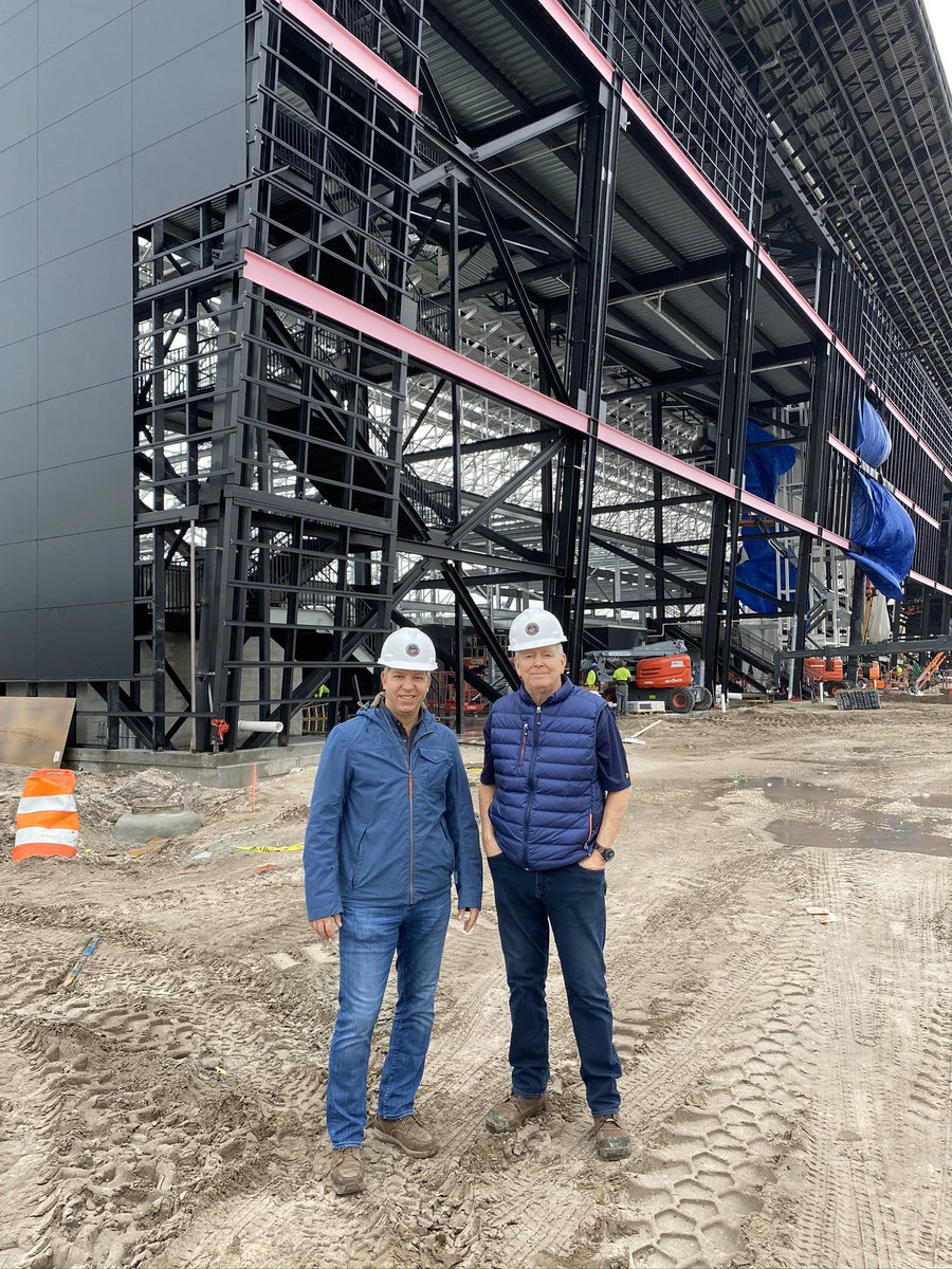 Earl Collins tweet media