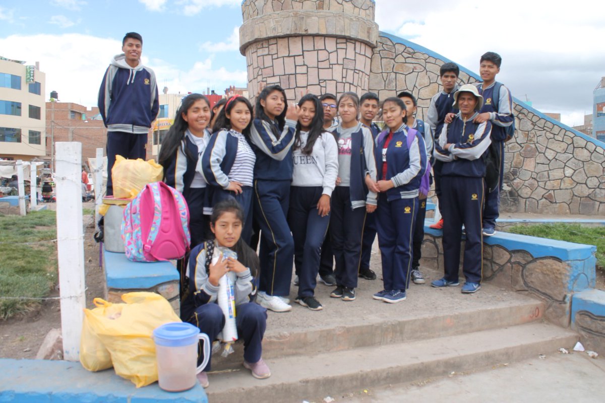 JFloresHuaita's tweet photo. Hoy desarrollamos Más Amor en Navidad en la IEA Belén de Juliaca con los estudiantes de 5to de secundaria. #aeapuno #másamorennavidad #MLT #EducaciónUPS https://t.co/zzf217hSmy