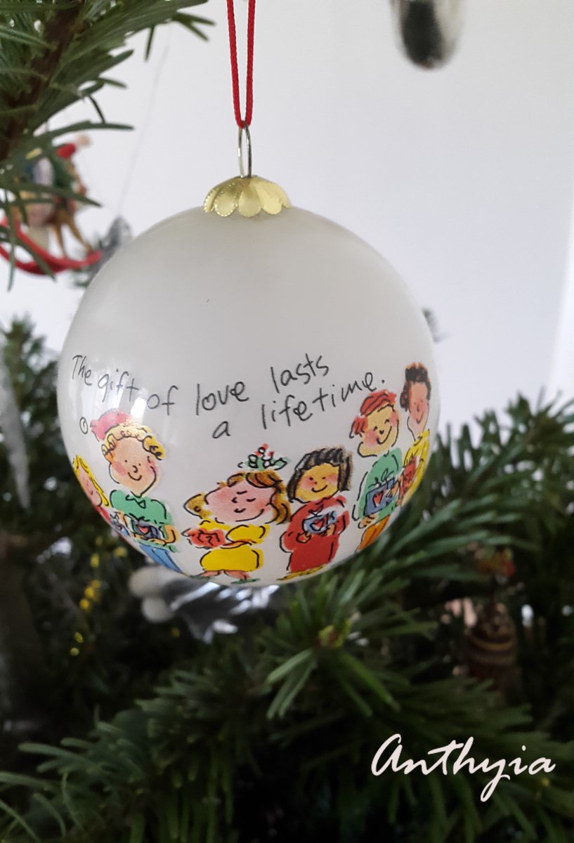 Anthyia_Ramie's tweet photo. Merry Christmas &amp; Happy New Year https://t.co/qvZeP5S2du https://t.co/8DIRZOU07G