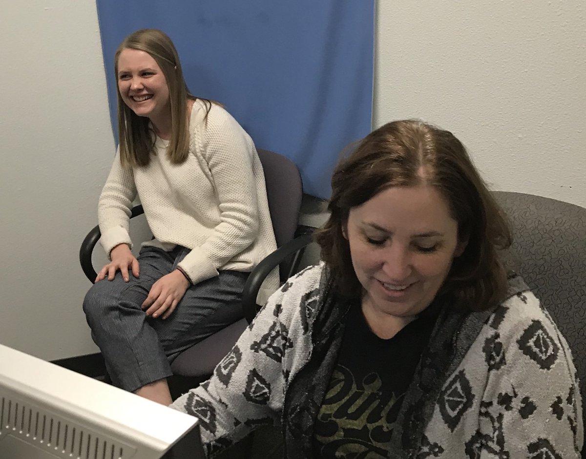 DrFinchDVUSD's tweet photo. Our newest @DVUSD teacher is signing up! Ms. Williams will be a third grade #extraordinary teacher since she is following in her mom’s footsteps! https://t.co/8WeA1bE6zN