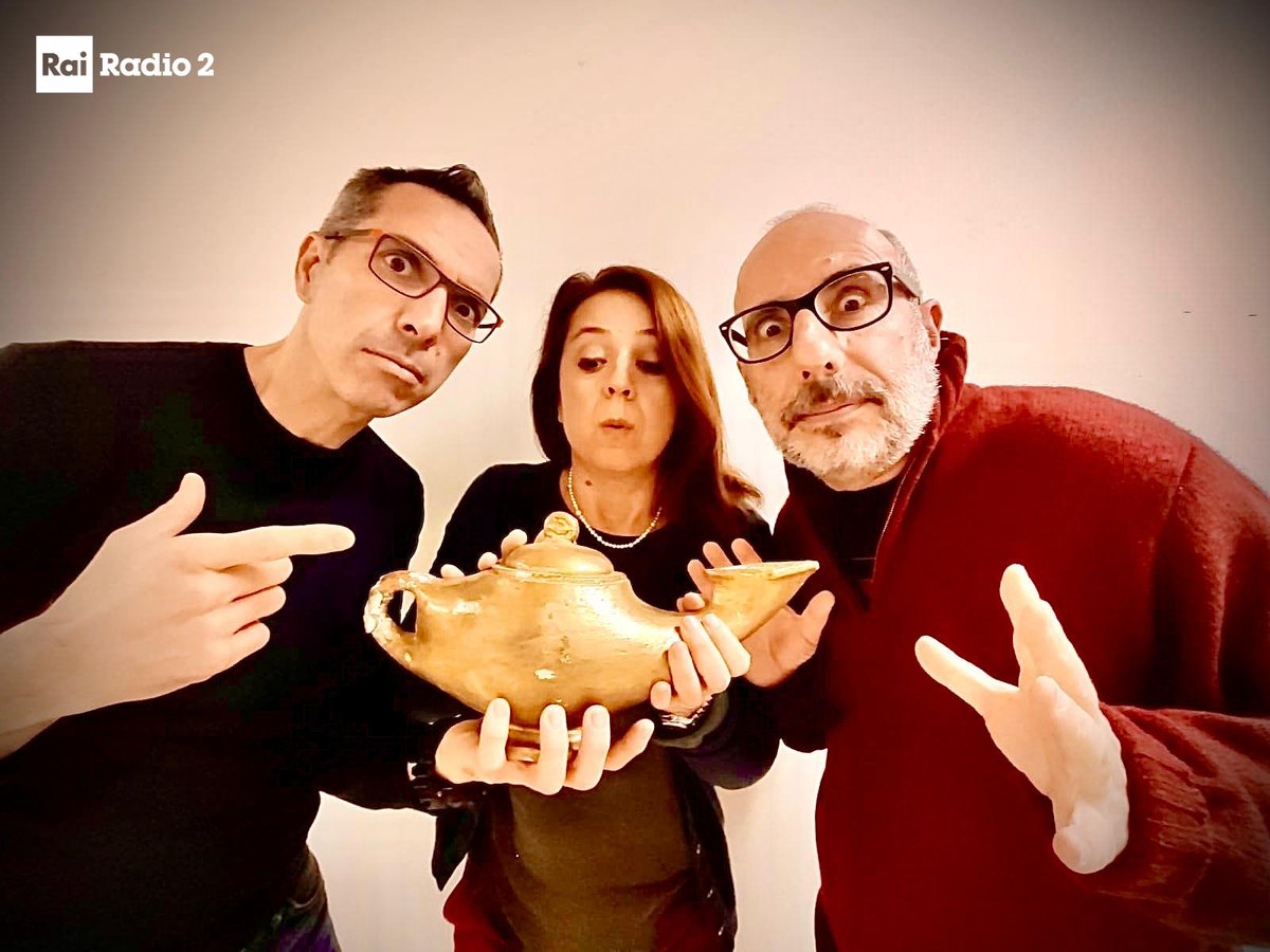 Desideri per l’anno nuovo? Se ritwitti il Genio della Lampada te li esaudisce tutti! Vi abbracciamo fortissimo per tutto il 2020 e vi aspettiamo in onda il #23dicembre alle 18... 

<a href="/CaterpillarAM/">Caterpillar AM</a> è ON AIR su #Radio2, con <a href="/FSolibello/">Filippo Solibello</a>, <a href="/nonsolomamma/">elasti</a> e  <a href="/marcoardemagni/">Marco Ardemagni</a> 📻