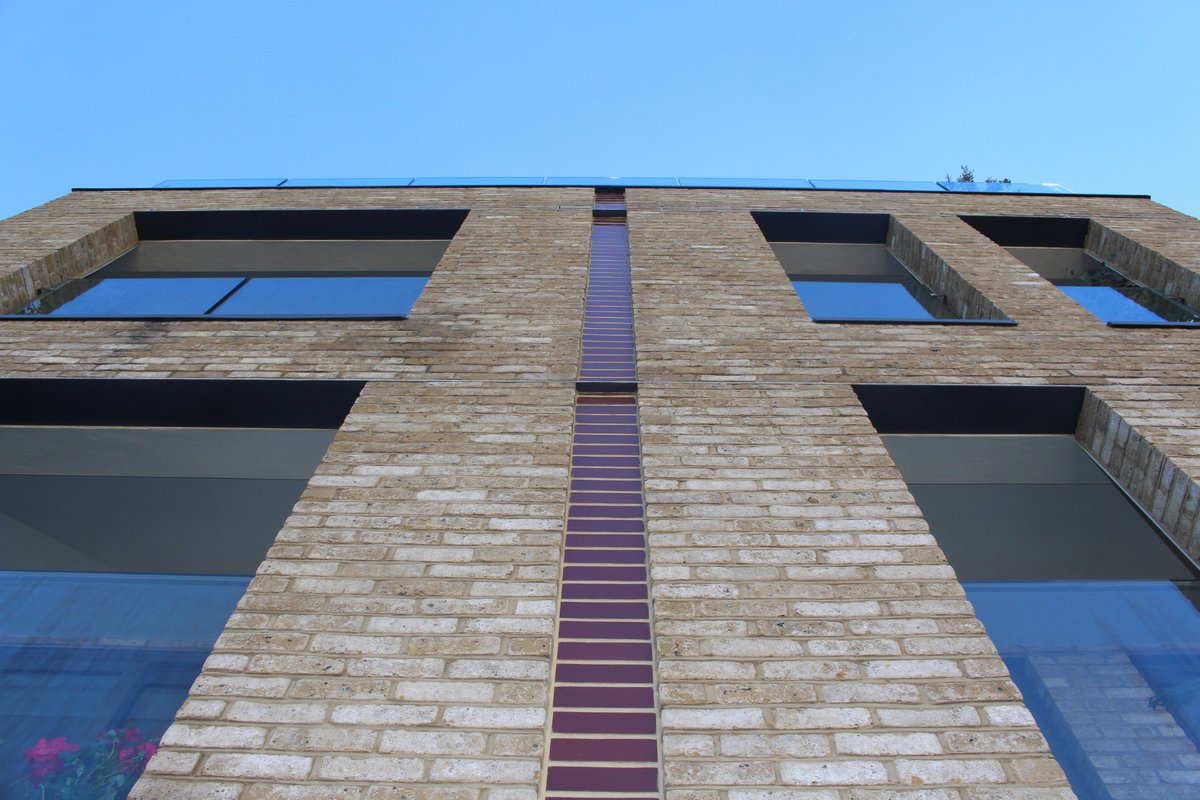 ShapeArchitect's tweet photo. corner apartment scheme #residentialarchitects #apartmentproject https://t.co/JNg2RJ3TMV