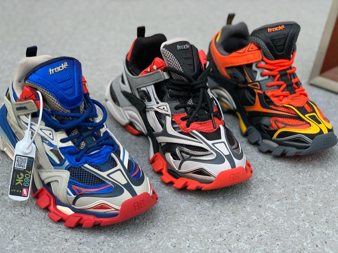 WearsPlug's tweet photo. BALENCIAGA TRACK 2
Now Available!!!
Sizes: 40-45
Dm to Cop!
#ImpeachBuhari #ThursdayThoughts #wizkid #EscapeToBadagry #EverythingSavageLagos #JamaaWaKuku #ThursdayMotivation #ShattaProphecy #Izikjon_Ambassadors #TrumpImpeached #AccessTheStarsOnitsha #IStandWithMaya #Impeached45 https://t.co/CUAs2BWfZn