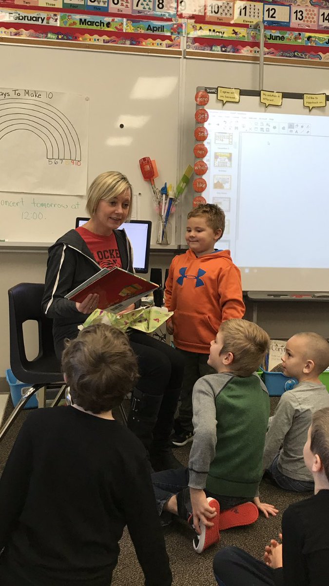 ripleytvdsb's tweet photo. Look who our guest reader was!
#lockes #lockespride #somanyboys #christmasbooks #lovetoread https://t.co/IFUYMQrLH6