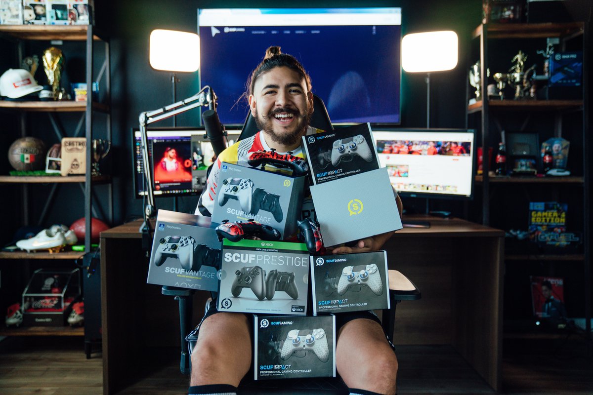 Castro1021's tweet photo. The perfect gift for Christmas! The CASTRO SCUF! Who wants one? @ScufGaming 

https://t.co/kYcFcaraFe https://t.co/cVld9s2F4Z