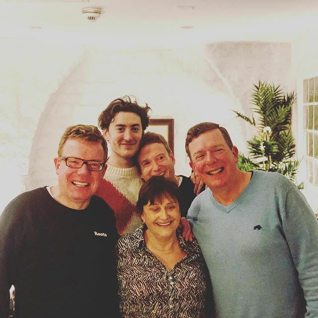 Great day working with the very lovely and talented musicians Linda Thompson, Teddy Thompson, Zak Hobbs and the @t_proclaimers1950  #legends #newmusic #edinburghrecording #musicproducer #recordingstudio #proclaimers #folkmusic ift.tt/35Gc00n