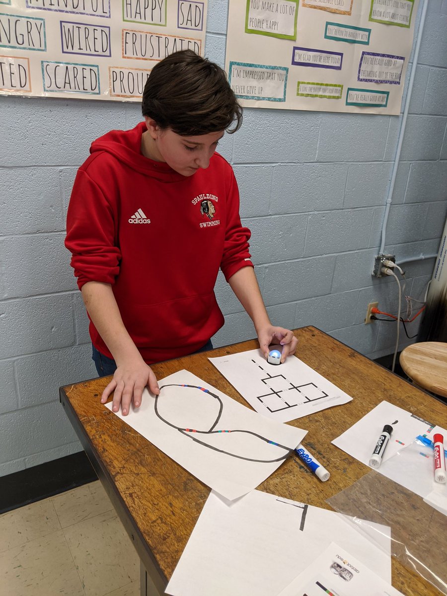DumontTech's tweet image. @Ozobot at #CodeALaMode #HourofCode2019 @nmspride