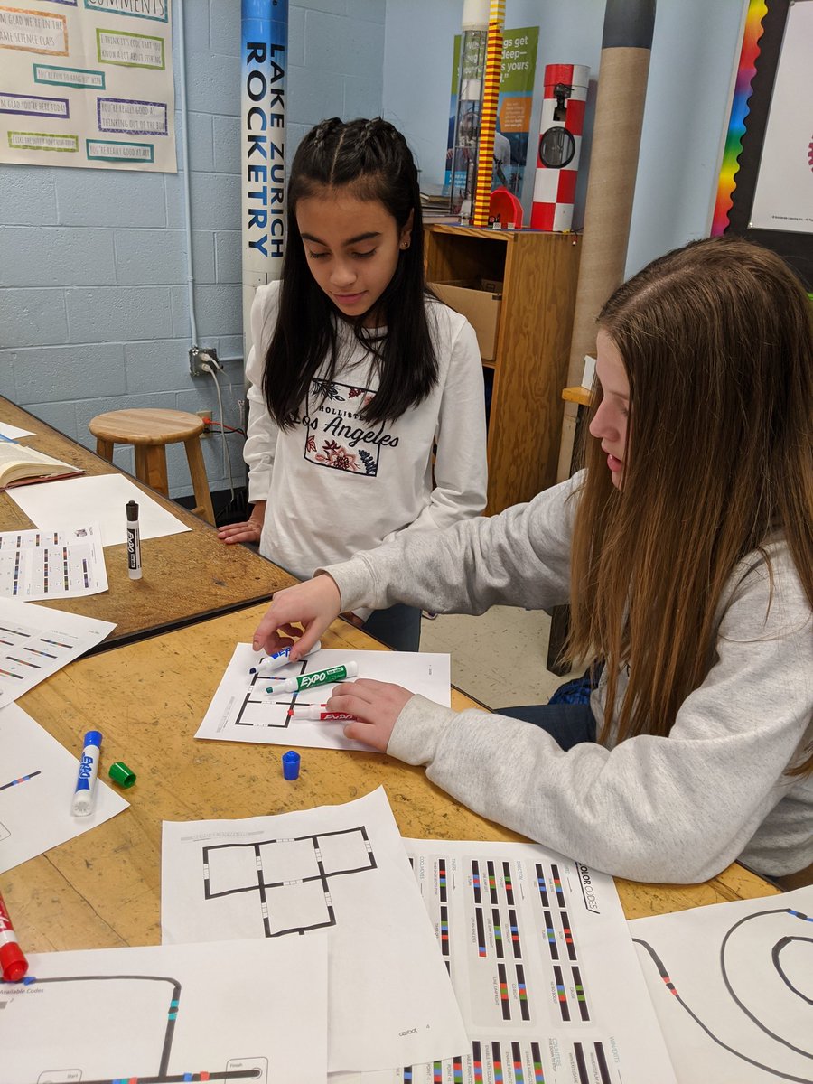DumontTech's tweet image. @Ozobot at #CodeALaMode #HourofCode2019 @nmspride