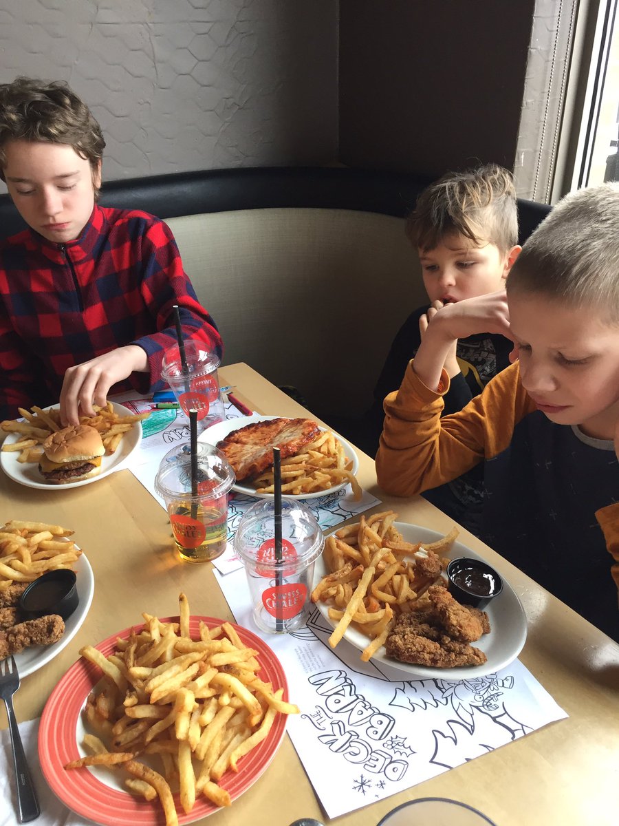StephieHalf's tweet photo. Grandview ASD Class worked on their life skills today with a trip on the city bus to Swiss Chalet...which required a very long wait, but they ROCKED it!!! They even ordered their own meals with their order strips! We have some amazing kiddos in here! 💙🧩@GrandviewGrizz @GEDSB https://t.co/snjXv6sB50
