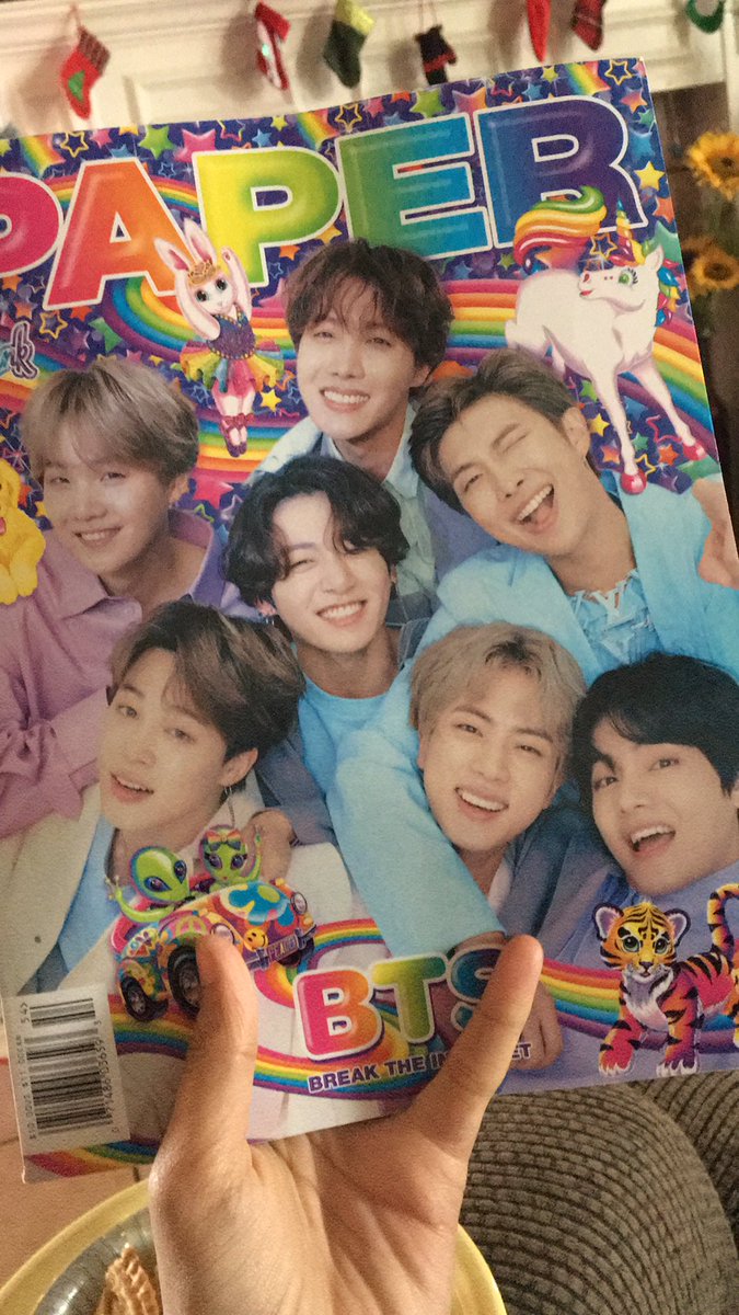 liddolseungie's tweet photo. SHES HERE !!!! #btsxpapermagazine https://t.co/ohbjl0Nd4b