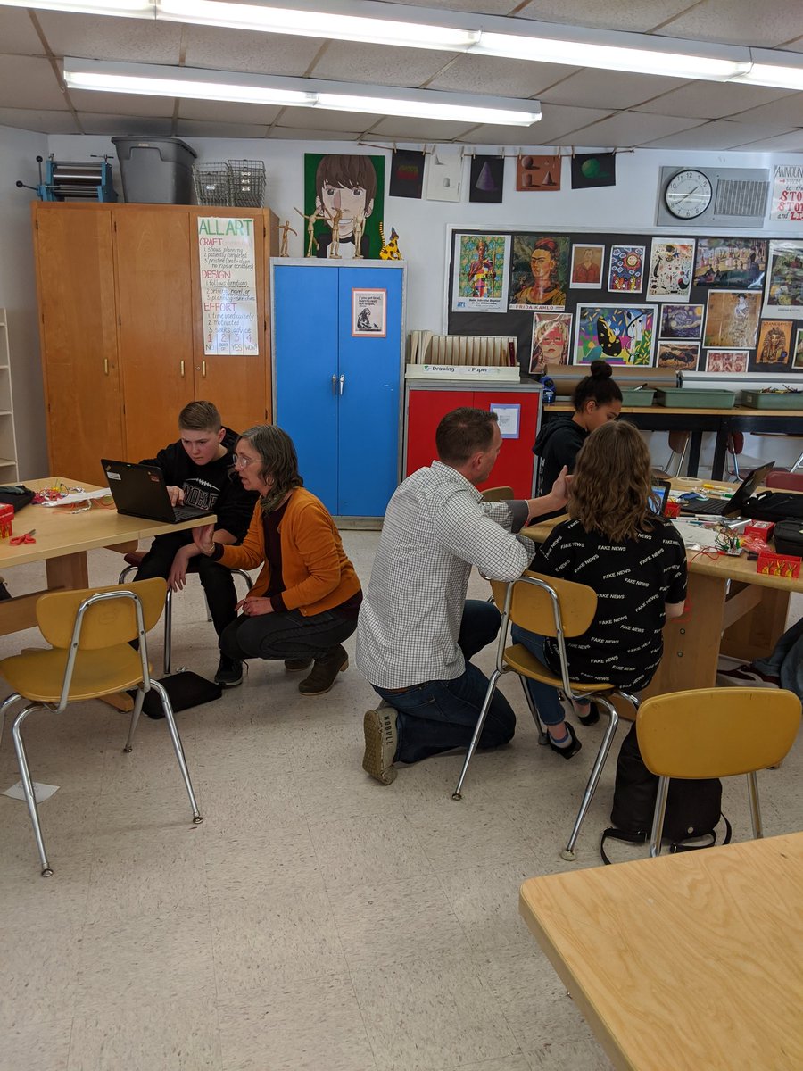 DumontTech's tweet image. @makeymakey Interactive Art #CodeALaMode #HourofCode2019 @nmspride @MSAD60TECH #WeAreNoble #STEAM
