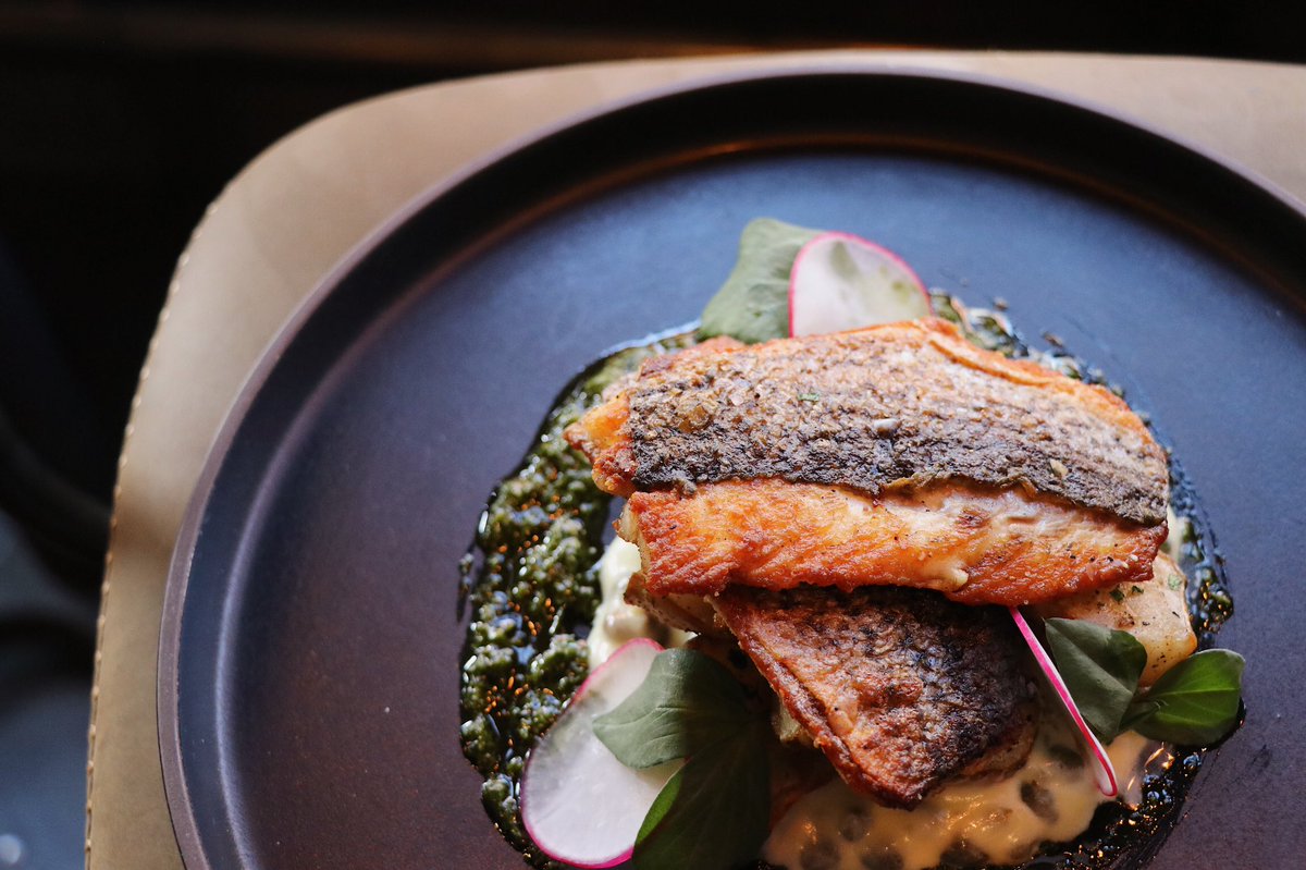 VestaDenver's tweet photo. New menu who dis?
[Crispy Skin Pacific Striped Bass]
confit sunchokes, lemon caper butter, shaved winter radish, chimichurri.
#vesta #vestadenver #vestavibes #meetmeatthehearth #wintermenu #savory #pacificstripedbass #confitsunchokes #dippingsauces #denverlodo #denverrestaurants https://t.co/GInc8dmf02