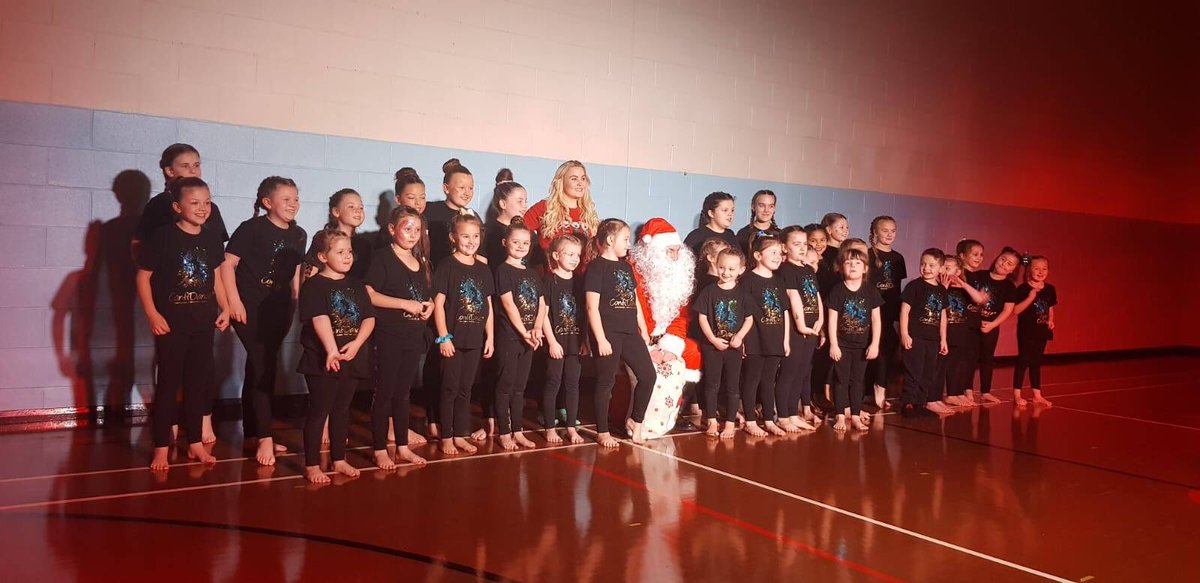 ConfiDance_Co's tweet photo. Gendros, Neath, Pontardawe &amp; Killay shows DONE! An excellent job all around. Thank you to all the parents for your support. Merry Christmas! 🎅🏼🎄 https://t.co/RF78V35bqW