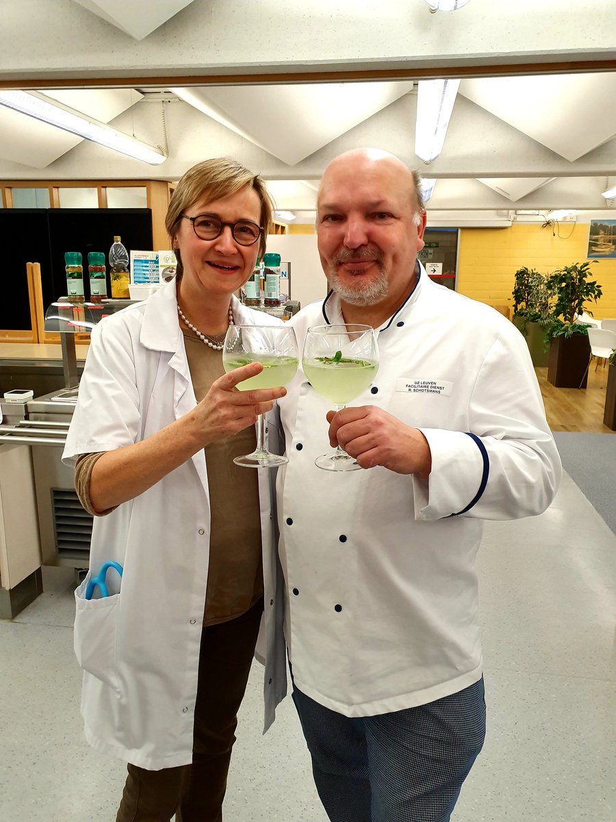 CarlotteK's tweet photo. Vandaag hadden we weer een fantastisch kerstfeest @revaPellenberg @UZLeuven waarvoor dank aan Ronny en zijn team #facilitairedienst, het hele #revalidatieteam en onze revalidanten! Alvast een zalige kerst aan iedereen 🌲 https://t.co/RFCJrSsKXj