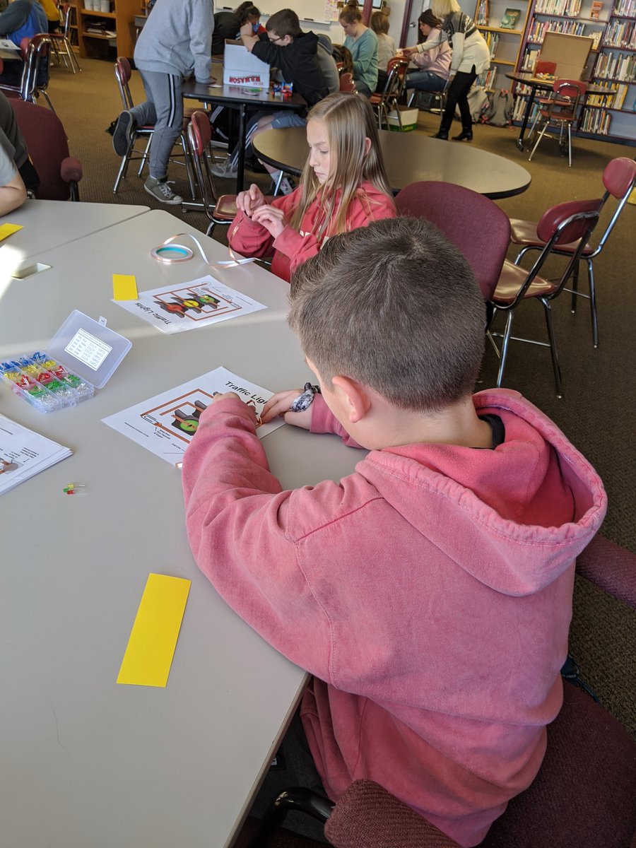 DumontTech's tweet image. #PaperCircuits at #CodeALaMode #HourofCode2019 @nmspride #WeAreNoble #STEAM