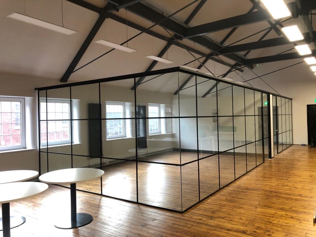 Handover day on our Lisburn project.
These crittall glazed screens really set this project off. 

A nice end to the year! 

#glazedscreens

#fitout #refurbishment #furniture

office-works.com