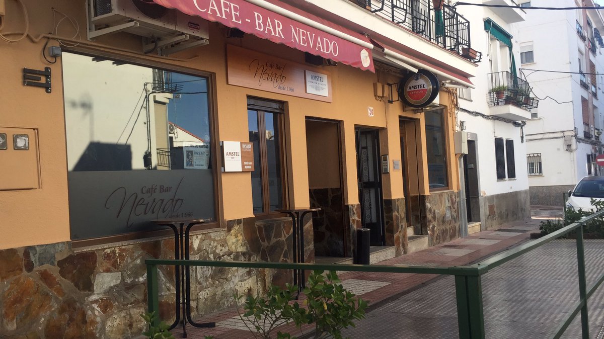 nevado_michel's tweet photo. El próximo domingo en café-BarNevado y como viene siendo habitual en estas fechas ,el MERIDA CF realizará sus tradicionales migas de navidad https://t.co/RIH1buyeoJ
