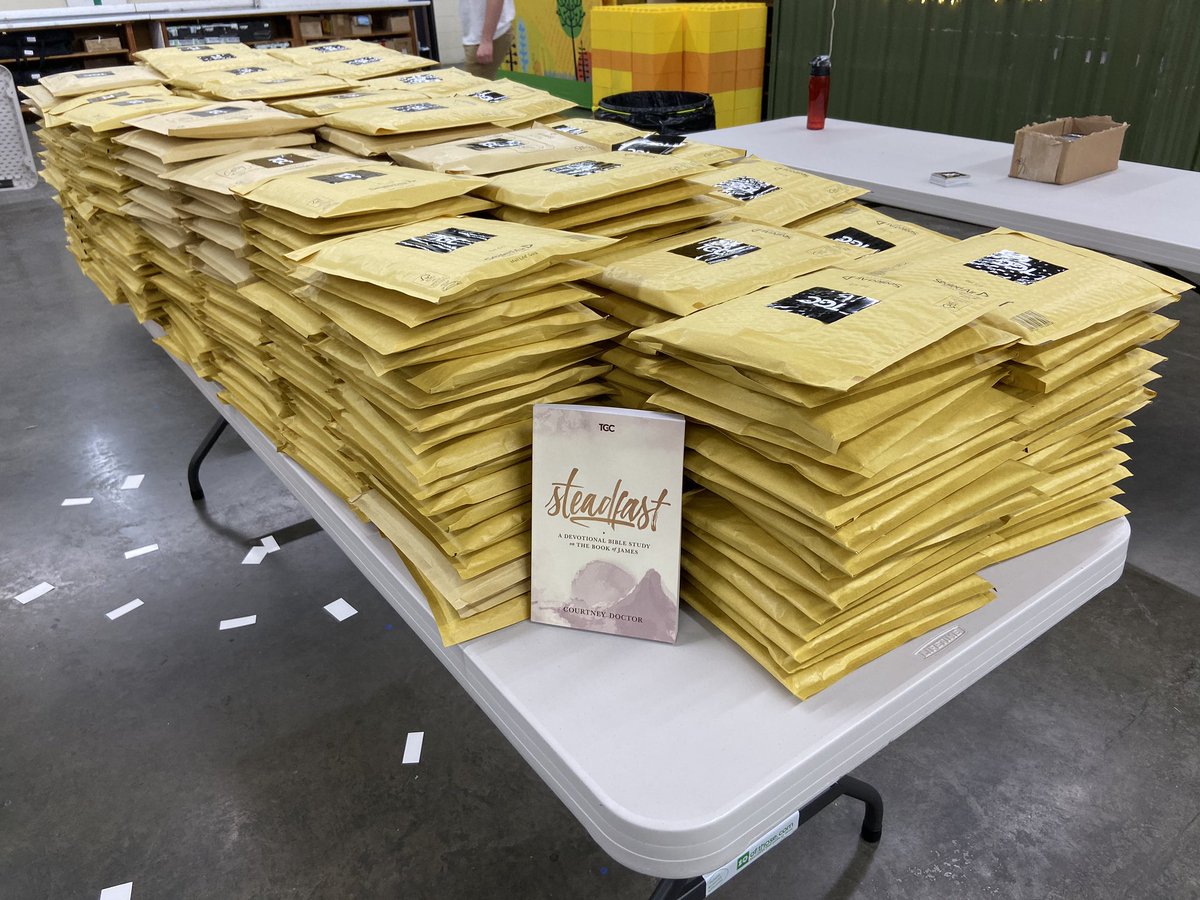10ofthoseusa's tweet photo. The last 500 copies of @courtneydoctor’s ‘Steadfast’ have been packed up today! #TGCW20 https://t.co/zwitIX0zi9