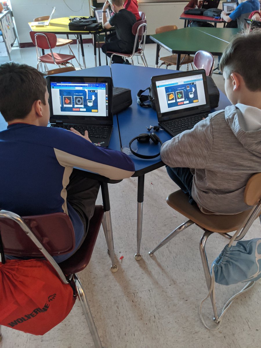 DumontTech's tweet image. #DanceParty #AIforOceans #CodeALaMode #HourofCode2019 @codeorg @nmspride #WeAreNoble #STEAM