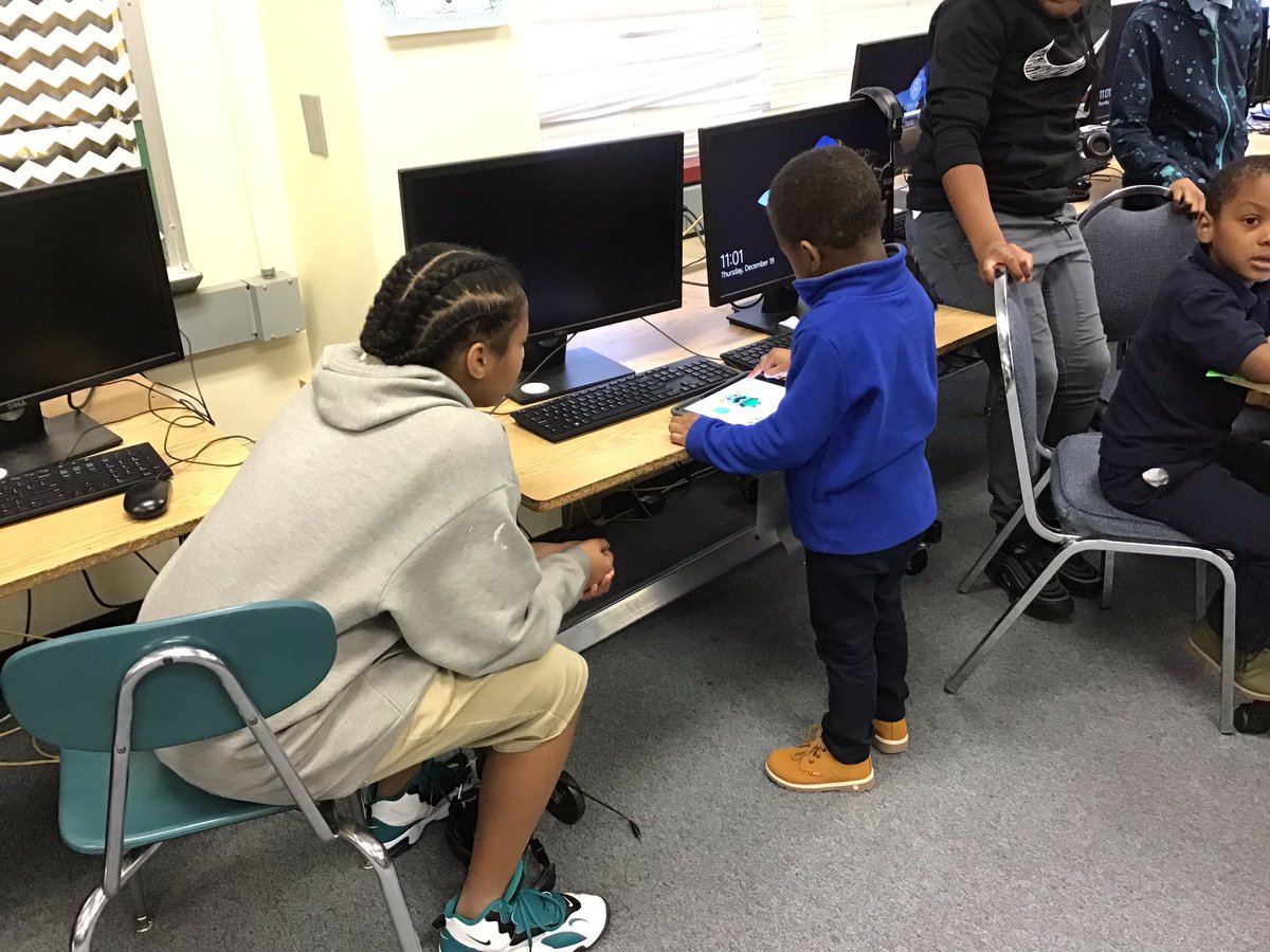 MsC_at_Melcher's tweet photo. I had some 6th grade helpers today for kindergarten @gotynker #TynkerJr coding. These guys are always so eager to stay and help, but leave after the hour is up really tired! LOL ๐ @KCPS_Melcher https://t.co/GK1b5ZBOaK