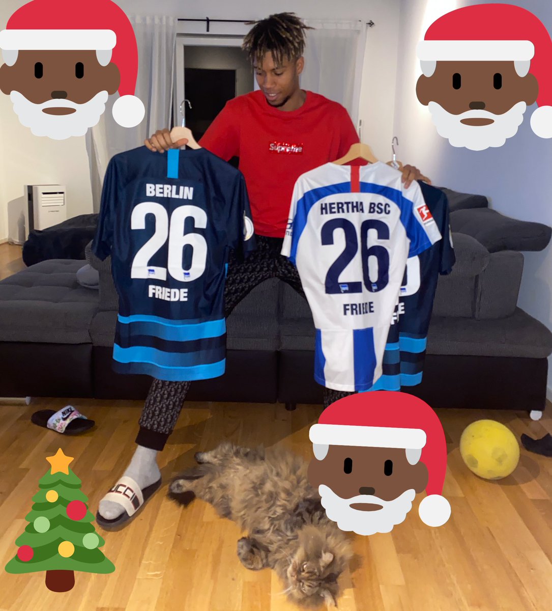 Weihnachtsgiveaway 🎅🏾🎅🏾
Verlose unter allen Teilnehmern 1 getragenes Auswärtstrikot von mir. Morgen wird es noch ein weiteres Gewinnspiel auf Instagram geben (3 Trikots)

Bedingungen:
1. mir Folgen
2. Liken &amp; Retweeten

Am 24.12 werde ich den Gewinner bekanntgeben.
Viel Erfolg🙏🏾