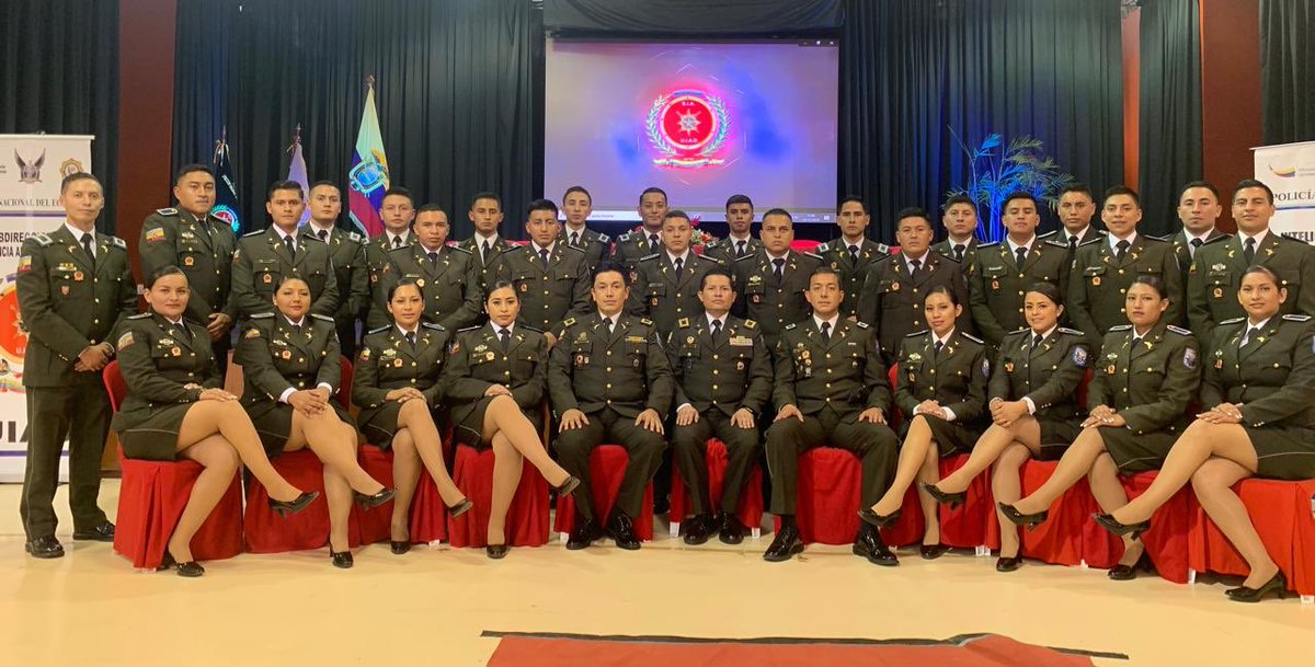 mariapaularomo's tweet photo. Nuevos integrantes de la UIAD de la @PoliciaEcuador: 10 servidores directivos y 20 técnico operativos.
Felicitaciones por la culminación de su curso en Manabí.
Mucho trabajo por delante en esta Unidad de Investigación Anti Delincuencial.

#BuenTrabajoPoliciaEc https://t.co/Js1i2OjrT3