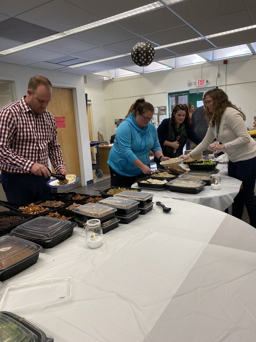 TVHSPTSG's tweet photo. Thank you TVHS parents who donated and our great PTSG Committee for putting on a Holiday Luncheon for the hard working TVHS professionals! https://t.co/jibRVcGs23