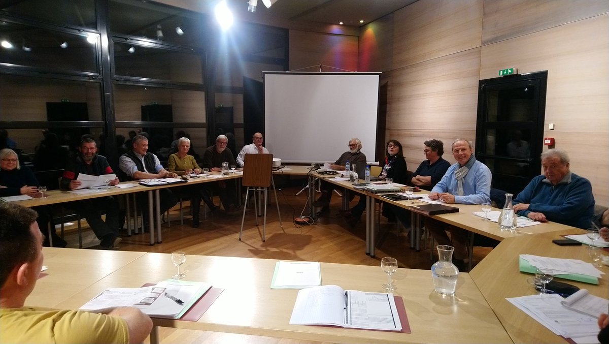 frédéric Nicolas (@nicolas3741) on Twitter photo Avec Gilles Clément et son conseil municipal pour l'inauguration d'une nouvelle antenne #Orange à Mont-prÚs-Chambord. 35 Mbits download en #4G dans la salle du conseil #OrangeTerritoiresConnectés @NicoPerruchot <a href="/G_Peltier/">Guillaume Peltier</a> <a href="/EtienneBordry/">Etienne Bordry</a> <a href="/JacobsPierre/">Pierre Jacobs</a> <a href="/MorganeGodart/">Morgane Godart</a> Avec Gilles Clément et son conseil municipal pour l'inauguration d'une nouvelle antenne #Orange à Mont-prÚs-Chambord. 35 Mbits download en #4G dans la salle du conseil #OrangeTerritoiresConnectés @NicoPerruchot <a href="/G_Peltier/">Guillaume Peltier</a> <a href="/EtienneBordry/">Etienne Bordry</a> <a href="/JacobsPierre/">Pierre Jacobs</a> <a href="/MorganeGodart/">Morgane Godart</a>