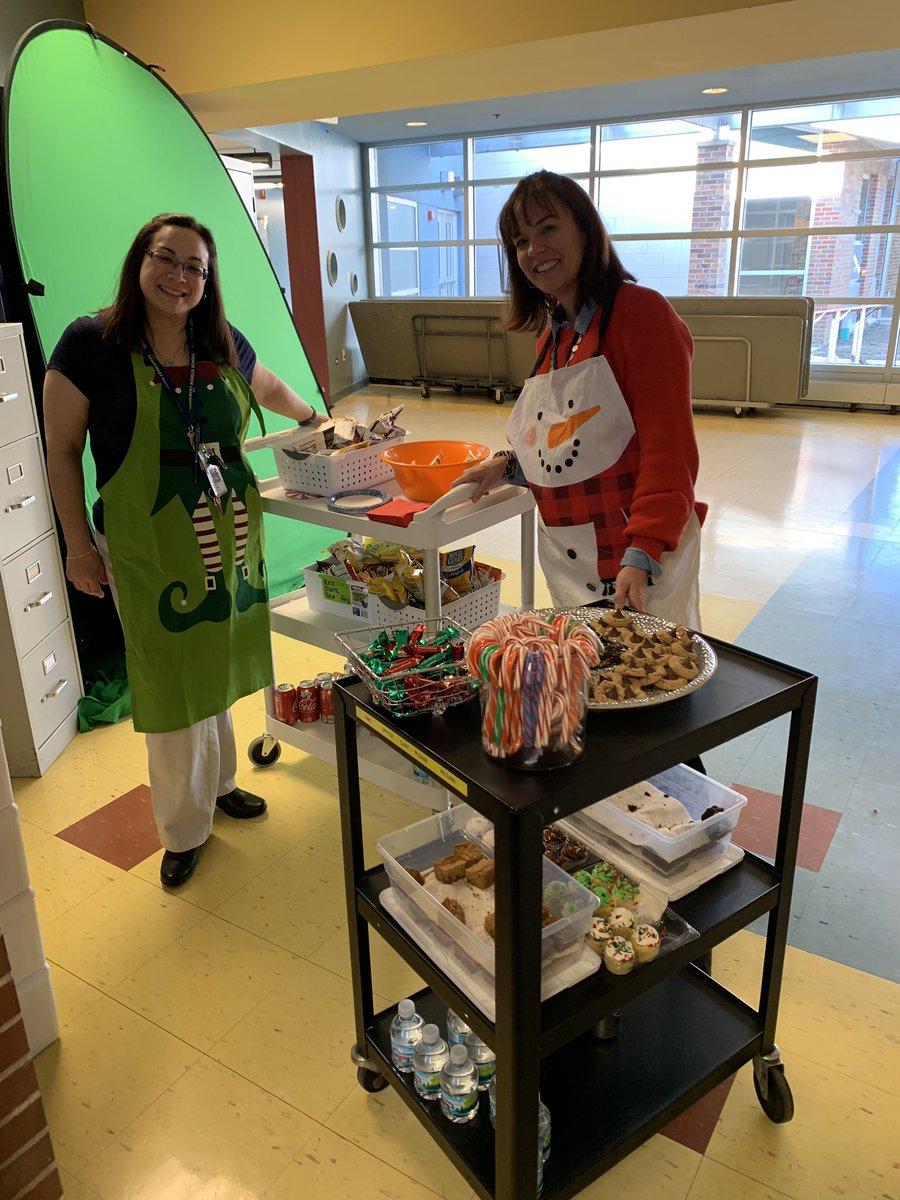 MSloanTeaches's tweet photo. Shout out to our awesome admin...visiting classrooms with a treat cart for teachers filled with homemade, delicious goodies! #gohawks39 #countdowntobreak #fullandhappy @HawkWolf39 https://t.co/OKxBIiBgLq