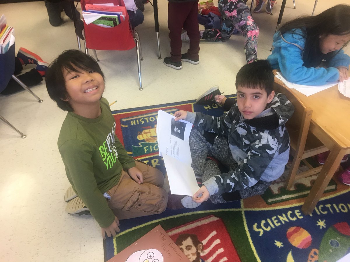 LresMonarchs's tweet photo. Second and First Grade Authors sharing their published work.                 #lresmonarchs #secondgrade #communicators https://t.co/Ov9jKP0Wjg