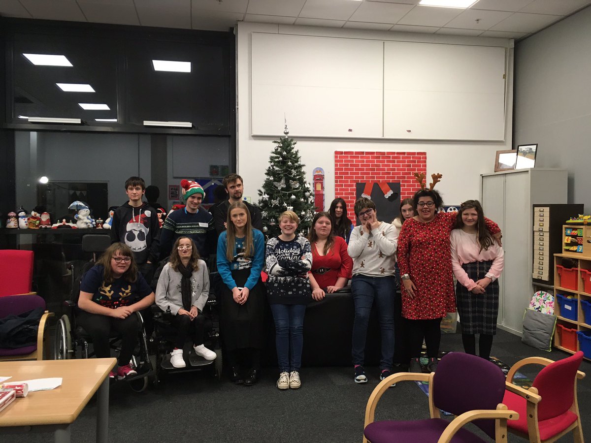 We’ve had such a fun and chilled evening, playing games and eating food! 
Hope everyone has a great Christmas and happy new year 🥳