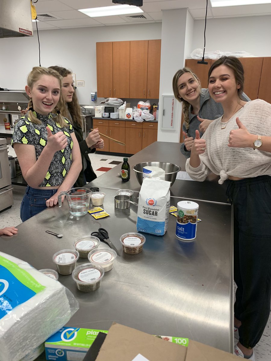 LibertyBiology's tweet photo. Used spices from @oldtownspices today while making pizza for our APBio lab. Also worked with Mrs. Pizzo mixing up our curriculum. Great day! ๐ฝ#bestfinalever #foodscience https://t.co/vEsbrMbvEf