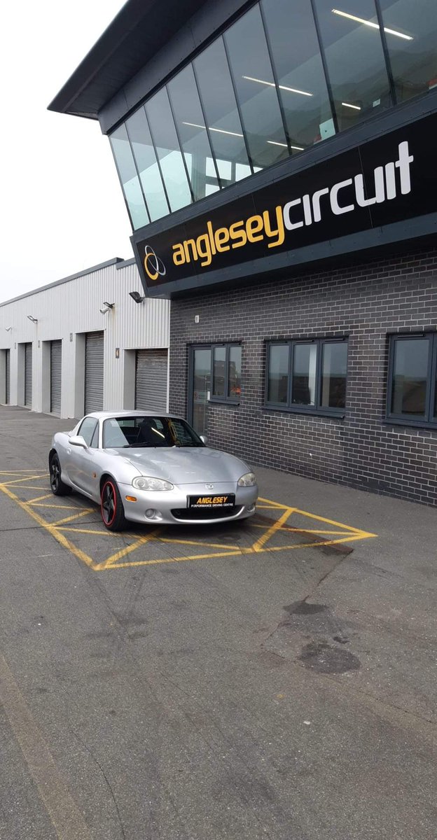 Robinbasf's tweet photo. My son Harry passed his ARDS test. 100%. Now fully qualified racing driver and now its  time to start testing #Ginetta. https://t.co/hccxqMHl1l