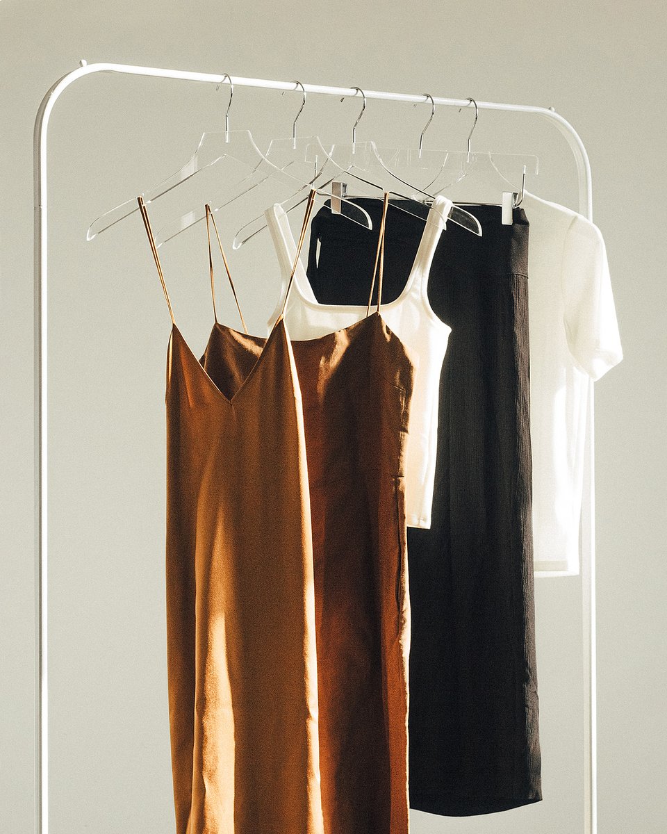 The ultimate #travel #wardrobe: Le Merceau's layerable ensemble of elevated #essentials. Travel in style - bit.ly/2SggN5N