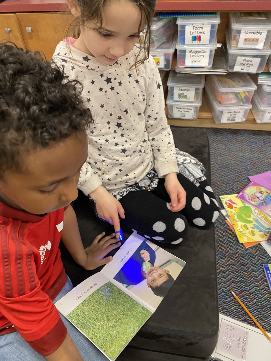 MrsKowalevicz's tweet photo. Finger flashlight surprise! 🤗🔦 What a treat to find this gift from the Super Secret Detective Agency as we celebrated the end of our #PhonicsWorkshop Unit!! 📚🕵🏽♂️🔍#RandolphStars #APSisAwesome #FunInFirst #RandolphReads #APSreads #TCRWP @RandolphStars @TCRWP @APSLiteracy https://t.co/bKk7961npy