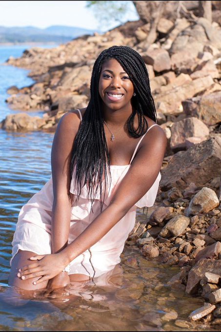 2015 senior pics to now 👀 https://t.co/0mnUwC7aIa