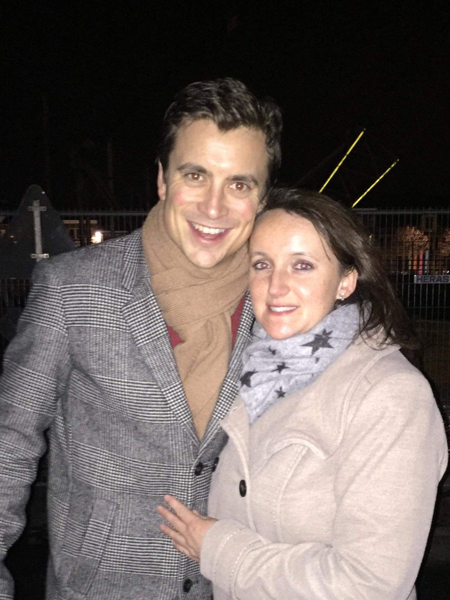 SteffyVermeire's tweet photo. Onverwacht een concertje meegepikt van onze topper @Destadsbader 😍❤ Op en top van genoten 🔥❤ https://t.co/voPe3Mrf41